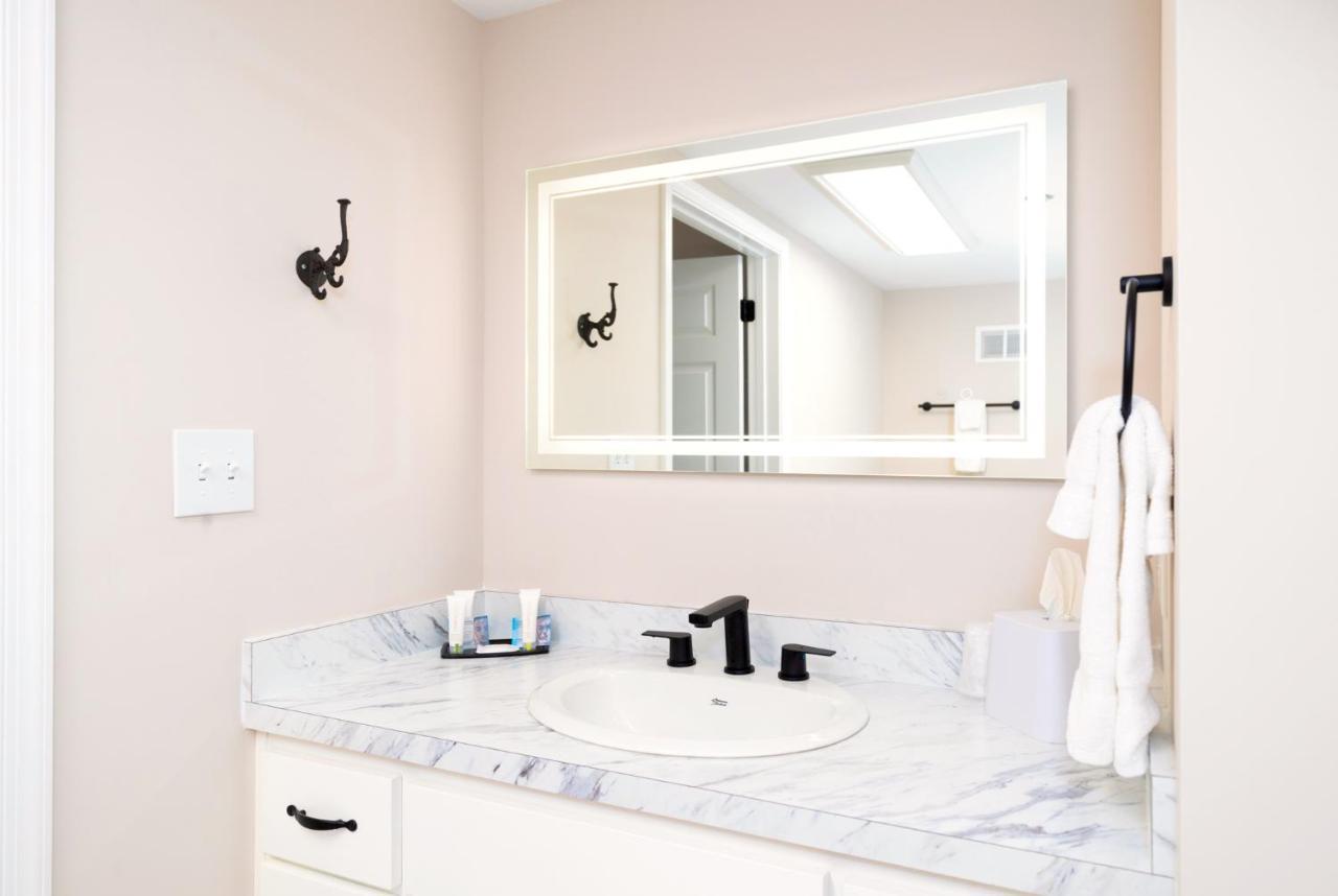 Bella Vista Hotel & Suites Lynchburg Bagian luar foto